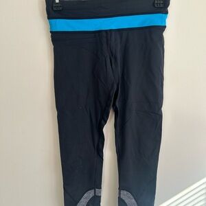 Lululemon black and blue leggings - See description